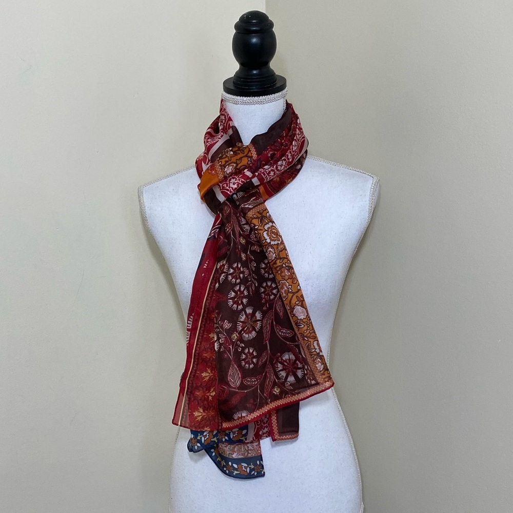 VINCE CAMUTO || woman’s scarf 🧣 size 70”L x 17 1/3”W